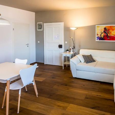 Apartment Festina Lente Ровінь Екстер'єр фото